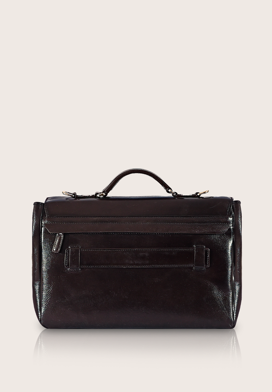 Calix, the briefcase