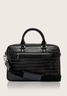  Leonor, the briefcase