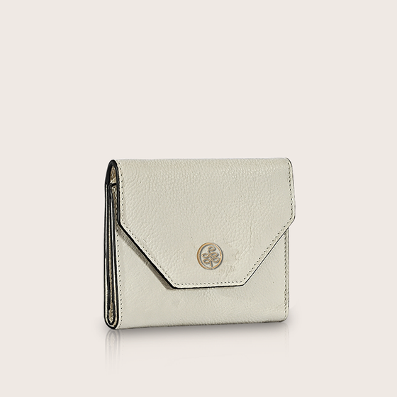 Linda, the trifold wallet