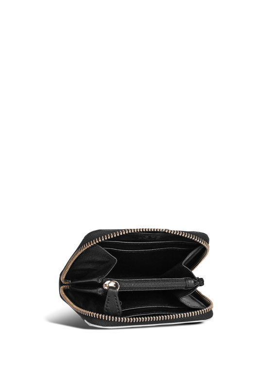 Isa, the zip around wallet