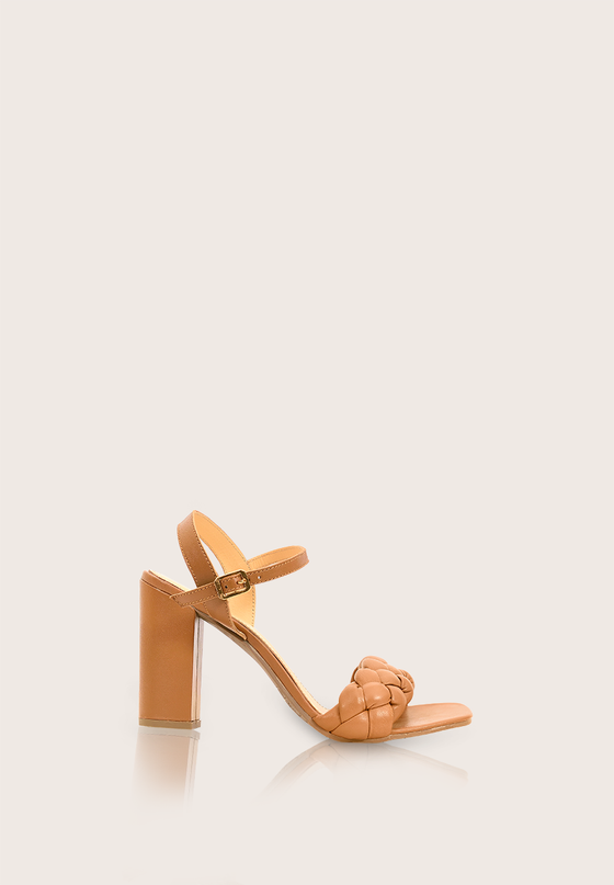 Zeynap, the heels